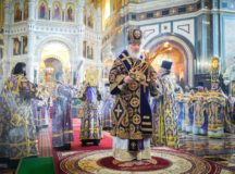 В праздник Воздвижения Креста Господня Предстоятель Русской Церкви совершил Литургию в Храме Христа Спасителя