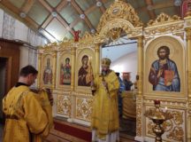 Епископ Луховицкий Евфимий совершил Литургию в храме святителя Николая Мирликийского в Новой Слободе