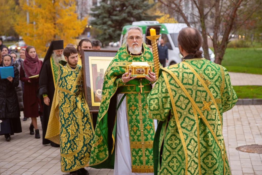 Храм священномученика Ермогена в Гольяново