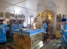 Архиепископ Егорьевский Матфей соврешил Литургию в Николо-Перервинском монастыре