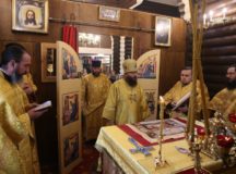 Архиепископ Егорьевский Матфей совершил Литургию в храме святителя Макария Московского в Бутырском