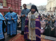 Епископ Истринский Серафим совершил молебен в Иверской часовне у Воскресенских ворот