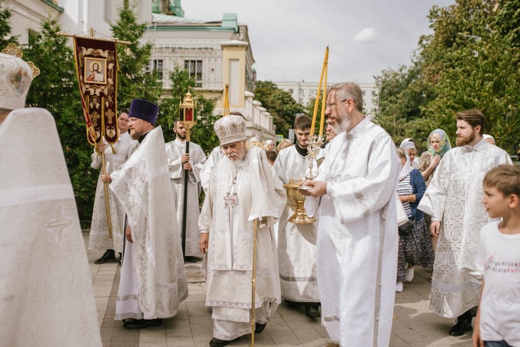 Храм на Преображенской площади