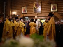 В храме святителя Филарета Московского в Зеленограде молитвенно отметили престольный праздник