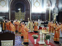 Митрополит Кемеровский Аристарх совершил Божественную литургию и литию в Храме Христа Спасителя
