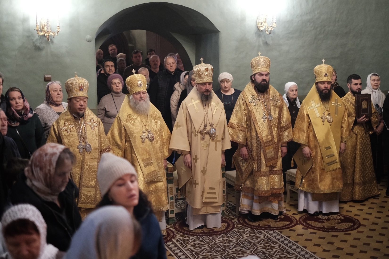 Храм Троицы Живоначальной в Останкине люди