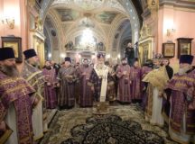 В Покровском ставропигиальном монастыре молитвенно отметили 25-летие обретения мощей блаженной Матроны Московской