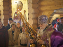 Епископ Верейский Пантелеимон совершил Литургию в храме равноапостольной Нины в Черемушках