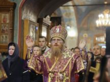 В Неделю 4-ю Великого поста епископ Можайский Иосиф возглавил Литургию на московском подворье Оптиной пустыни