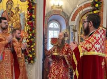 Епископ Павлово-Посадский Силуан совершил Литургию в храме иконы Божией Матери «Всецарица» в Щербинке