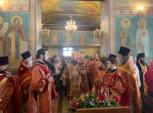 Епископ Наро-Фоминский Парамон совершил Литургию в храме бессребренников Космы и Дамиана в Космодемьянском