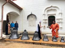 Освящены колокола на звонницу строящегося храма на Николиной горе