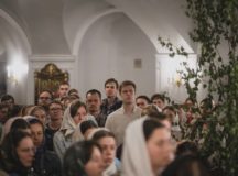Православная молодежь столицы приняла участие в молебне у мощей блаженной Матроны Московской