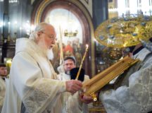 В канун праздника Преображения Господня Святейший Патриарх Кирилл совершил всенощное бдение в Храме Христа Спасителя