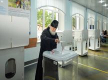 Святейший Патриарх Кирилл проголосовал на выборах мэра Москвы