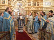 Архиепископ Одинцовский Фома совершил Литургию в храме святителя Николая Мирликийского в Зеленограде