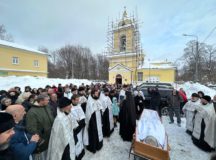 Состоялось отпевание протоиерея Геннадия Бороздина