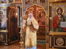 В Неделю 34-ю по Пятидесятнице Святейший Патриарх Кирилл совершил Литургию в Александро-Невском скиту