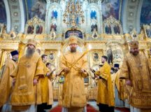 Митрополит Воскресенский Григорий совершил всенощное бдение и Литургию в Богоявленском кафедральном соборе в Елохове