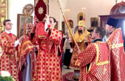 Епископ Истринский Серафим возглавил престольный праздник в храме святителя Николая Мирликийского в Пыжах