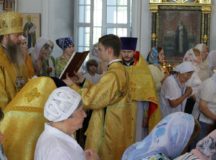 Епископ Павлово-Посадский Силуан совершил Литургию в храме святителя Николая Мирликийского в Кленове