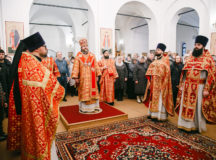 Архиепископ Одинцовский Фома совершил Литургию в храме великомученицы Анастасии Узорешительницы в Теплом Стане