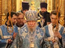 Литургия в храме Казанской иконы Божией Матери в Коломенском совершена архиерейским чином