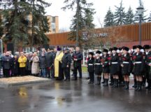 Настоятель храма Живоначальной Троицы в Мосрентгене совершил панихиду по павшим в годы Великой Отечественной войны