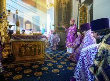 Митрополит Звенигородский Арсений возглавил Литургию в день престольного праздника храма Тихвинской иконы Божией Матери в Алексеевском
