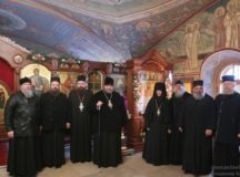 В Зачатьевском монастыре молитвенно почтили память священномученика Владимира Амбарцумова
