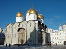 В день памяти святой мученицы Татианы архиепископ Солнечногорский Сергий совершил Литургию в Успенском соборе Московского Кремля