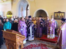Архиерейское служение в праздник Феодоровской иконы Божией Матери храме свт. Алексия Московского в Рогожской Слободе