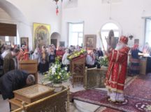 Архиерейское служение в храме святителя Николая Мирликийского в Пыжах в день престольного праздника