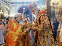 Святейший Патриарх Кирилл поздравил протопресвитера Владимира Дивакова с 80-летием со дня рождения