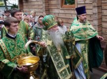 В храме прп. Иосифа Волоцкого в Старом Беляеве состоялось архиерейское богослужение