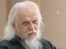 Помочь помогающим