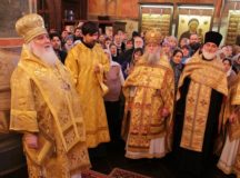 В день памяти святителя Макария митрополит Истринский Арсений совершил Литургию в Успенском соборе Московского Кремля