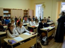 Школа при Андреевском монастыре представила опыт реализации православного компонента