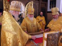 Митрополит Истринский Арсений совершил Литургию в храме свтт. Афанасия и Кирилла на Сивцевом Вражке