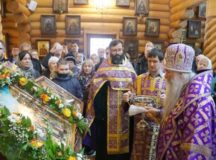 Епископ Дмитровский Феофилакт возглавил престольный праздник храма Всех преподобных отцов Киево-Печерских в Старых Черемушках
