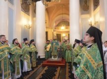 В день тезоименитства митрополит Волоколамский Иларион совершил Литургию в храме иконы Божией Матери «Всех скорбящих Радость» на Большой Ордынке