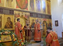 Митрополит Волоколамский Иларион совершил богослужение на Китайском Патриаршем подворье