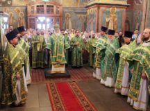 В день памяти прп. Евфросинии Московской митрополит Истринский Арсений совершил Литургию в Архангельском соборе Кремля