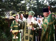 Епископ Дмитровский Феофилакт возглавил торжества по случаю престольного праздника храма прп. Иосифа Волоцкого в Беляеве