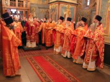 Митрополит Истринский Арсений совершил Литургию в Архангельском соборе Московского Кремля