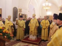 В день памяти свт. Спиридона Тримифунтского митрополит Арсений совершил богослужения в Успенском храме на Могильцах