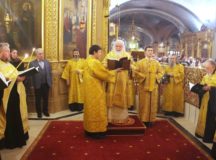 Митрополит Истринский Арсений возглавил в Богоявленском кафедральном соборе молебное пение на новолетие