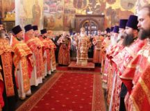 В день памяти мученицы Татианы митрополит Истринский Арсений совершил Литургию в Успенском соборе Кремля