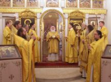 Митрополит Истринский Арсений возглавил торжества по случаю престольного праздника храма святителей Афанасия и Кирилла на Сивцевом Вражке