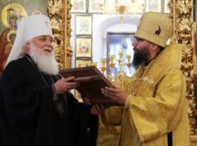 Первый викарий поздравил управляющего Северо-Восточным викариатством с 40-летием со дня рождения